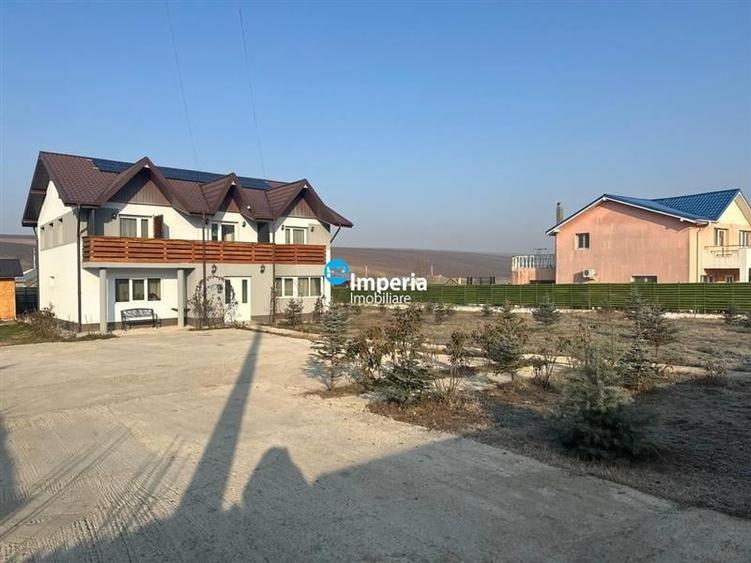 Pensiune 9 camere, 7 bai, mob, 300 mp , 1500 teren Bogonos Letcani - 1