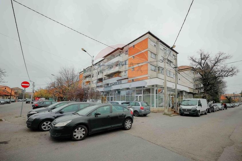 Spațiu comercial de 56mp de vânzare în zona Rogerius - 9
