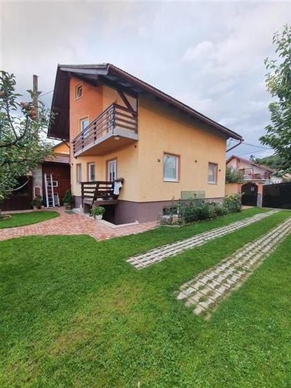 Vila cu garaj si beci, Rasnov, Brasov - 1