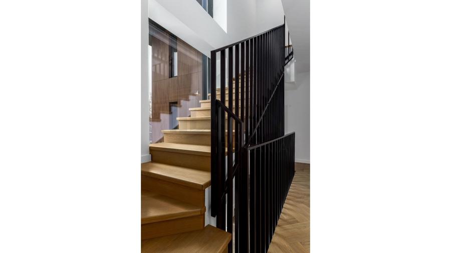 REV2004888 Vila deosebita I Erou Iancu Nicolae - 16