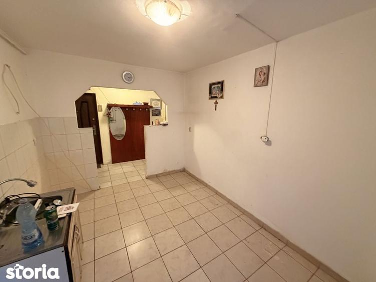 Apartament 2 camere decomandat-Pivnita-Vasile Aaron - 1