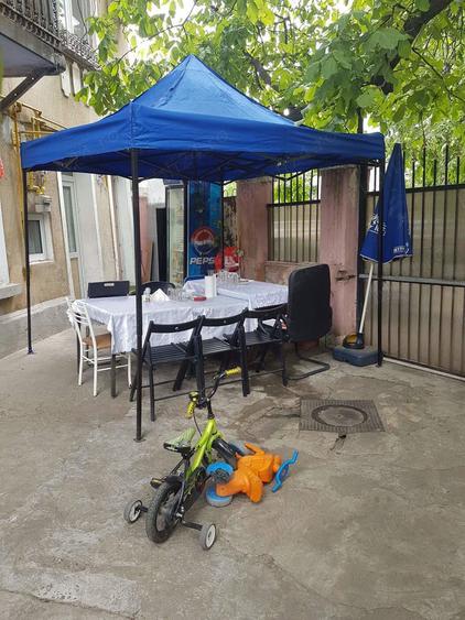 Vand casa la curte - 2