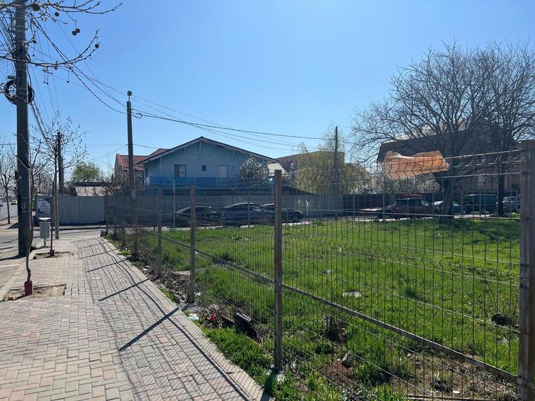 Titan -Auchan - unicat, teren 1750 mp, pe colt, dubla deschidere - 1