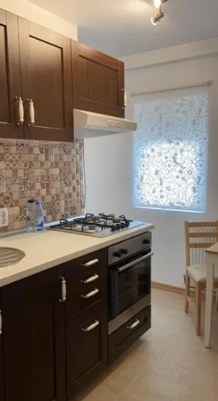 Decebal P-ta Alba Iulia,bl.reabilitat 1992,4/4,balcon,AC,mobilata,utilata. - 4