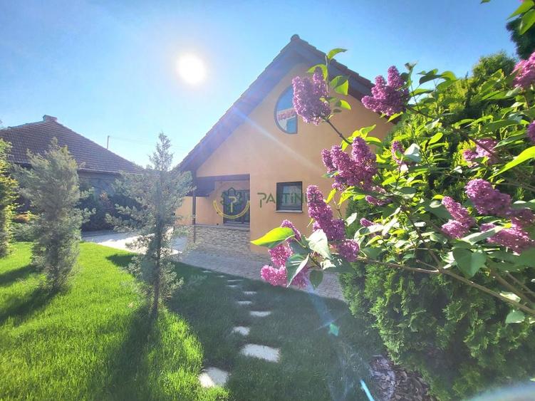 Casă de v&acirc;nzare &icirc;n centrul Sibiului - 3 camere și curte privată - 1