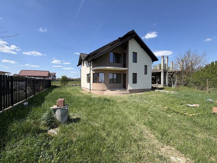 Vand casa vila 3 dormitoare Stefanesti persoana fizica se accepta credit - 1