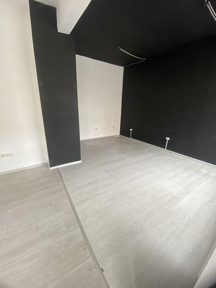 De inchiriat , disponibil imediat . - 1