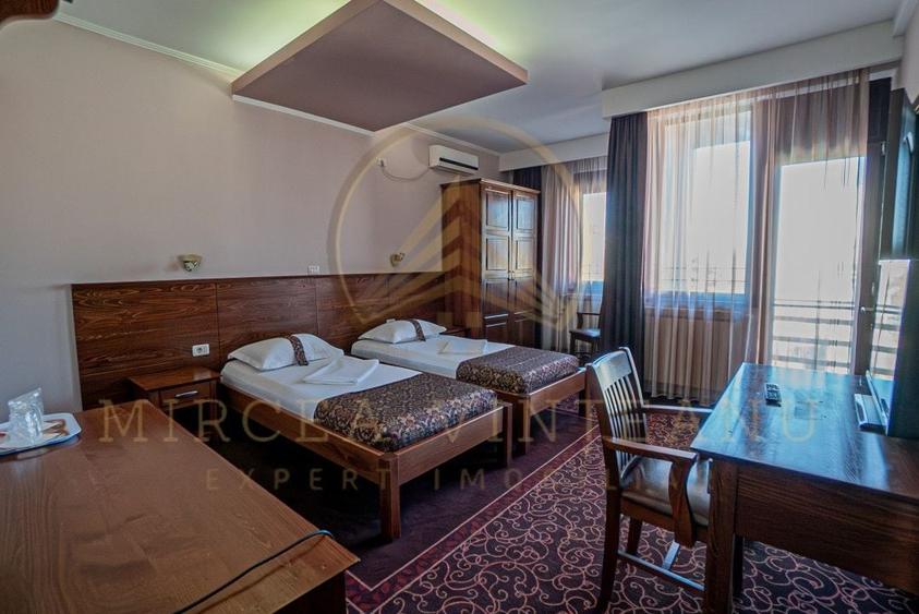 Hotel 3 Stele de Vânzare la  Delfinariu, aproape de Mamaia - 27