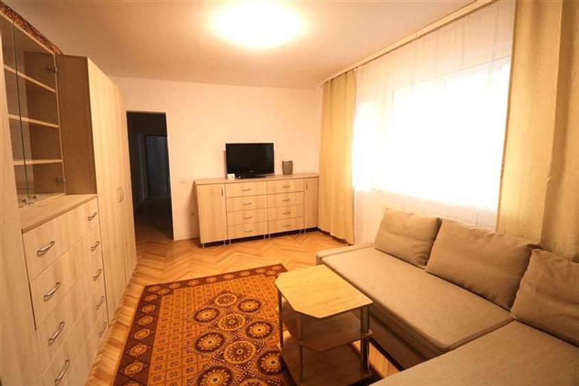 Apartament cu 3 camere, centrala proprie , zona Circumvalatiunii - 1