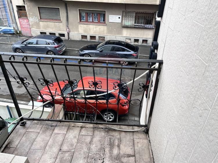 Vila de închiriat 6 camere Piata Victoriei - 23