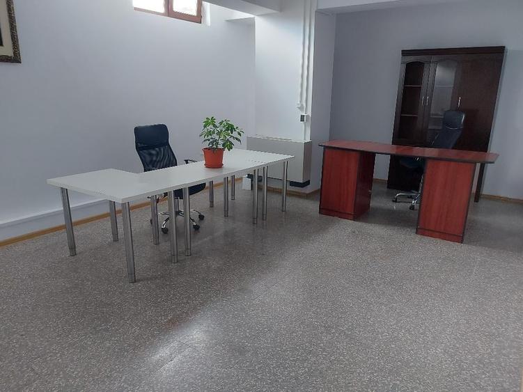 ULTRACENTRAL SPATIU PENTRU  BIROURI   SUPRAFATA 25 MP PRET 400 EURO - 1
