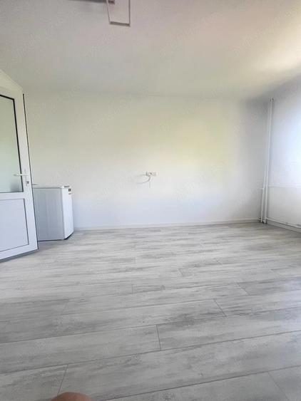 Garsoniera semidecomandata ,Zona Cet - 5