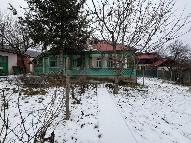 casa batraneasca situata in Hemeius - de vanzare - 6