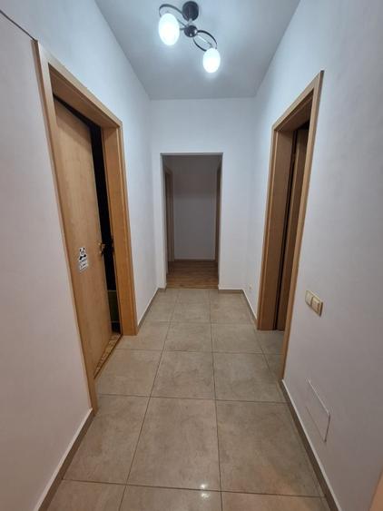 Închiriez apartament mobilat si utilat zugrăvit aer condiționat loc parcare - 5