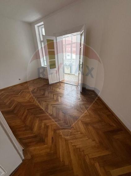 Spațiu comercial  sau de birouri ultracentral - 8