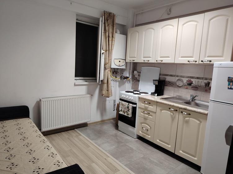 Garsonieră renovată cu balcon, ideală pentru studentă – Str. Frunzei - 2