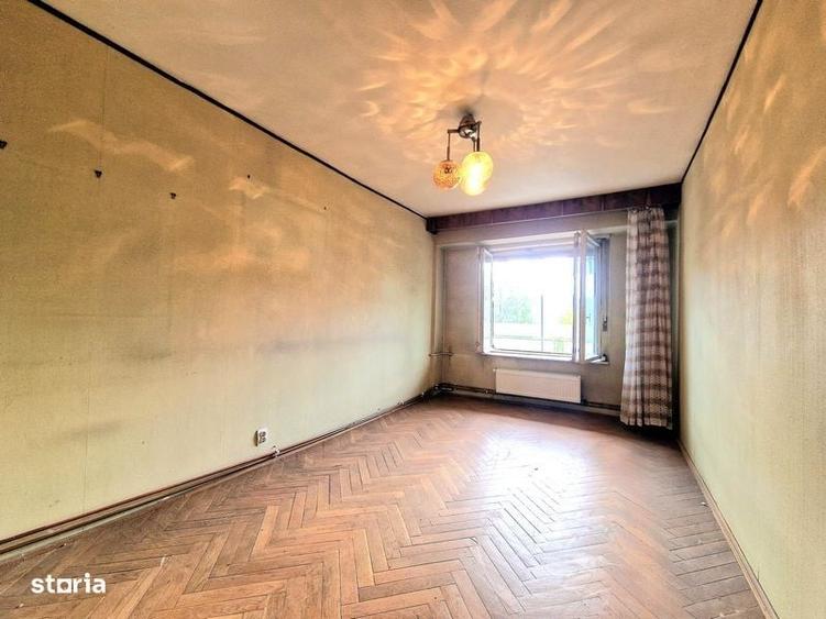 Apartament cu 3 camere decomandat în Polivalentă