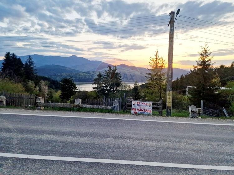 Teren cu vedere la Muntele Ceahlau - 10