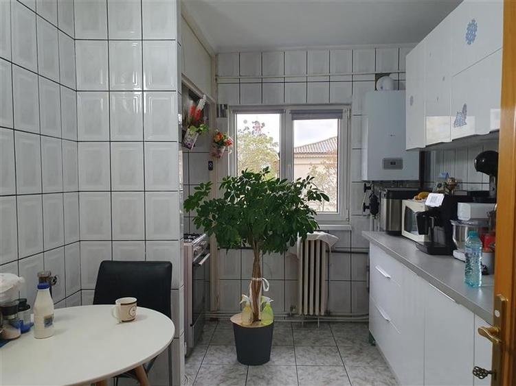 Apartament 3 camere,hol patrat, logie, balcon, et 3, CT, mobilat, ultracentral - 5