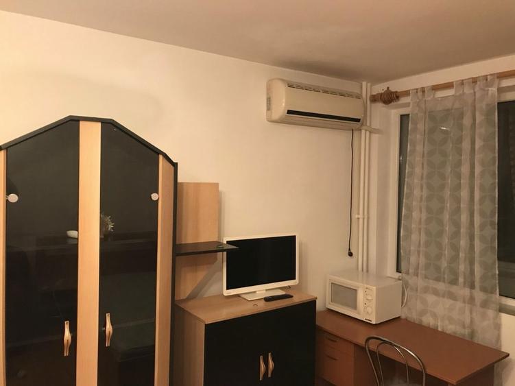 Proprietar inchiriez garsoniera metrou Lujerului - 1