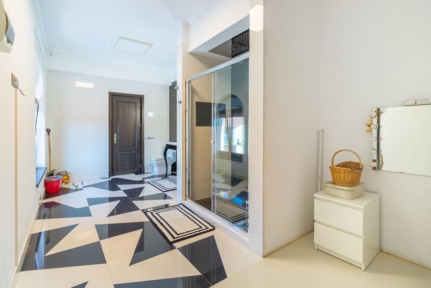 Vila cu piscina si garaj - 6 dormitoare - Pantelimon - 19