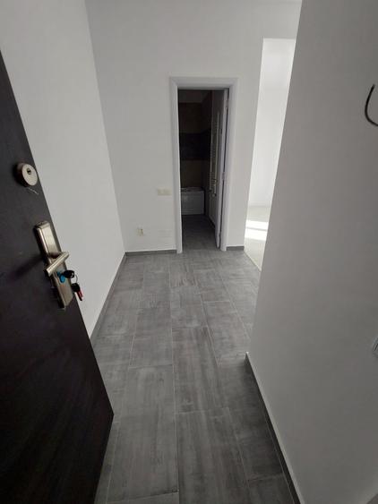 Garsoniera + Mansarda - La Cheie - Stb - Cart. Independentei - Mutare acum - 2