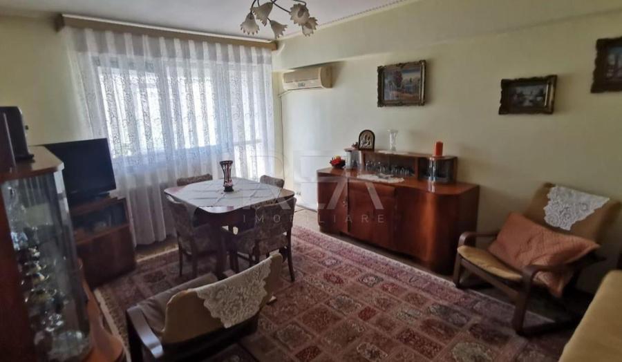 4 camere Chisinau, et. 5, an 1976, 85 mp, anvelopat - 1