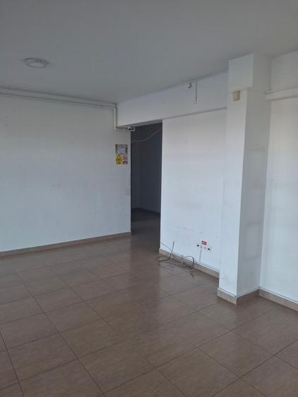 Chitila Colosseum Mall Carrefour stradal - 9