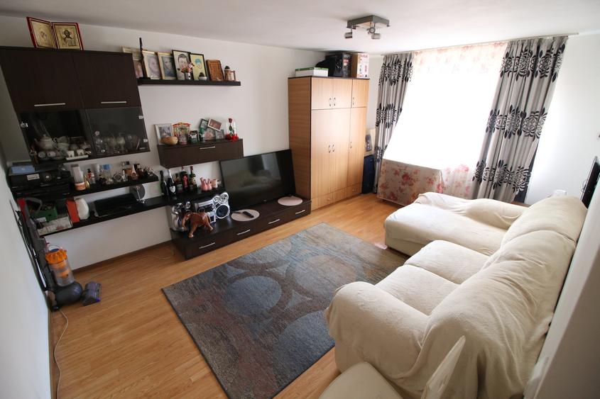 Ap. 2 decomandate ICFrimu, zona Nae Leonard, etaj 3 - 1