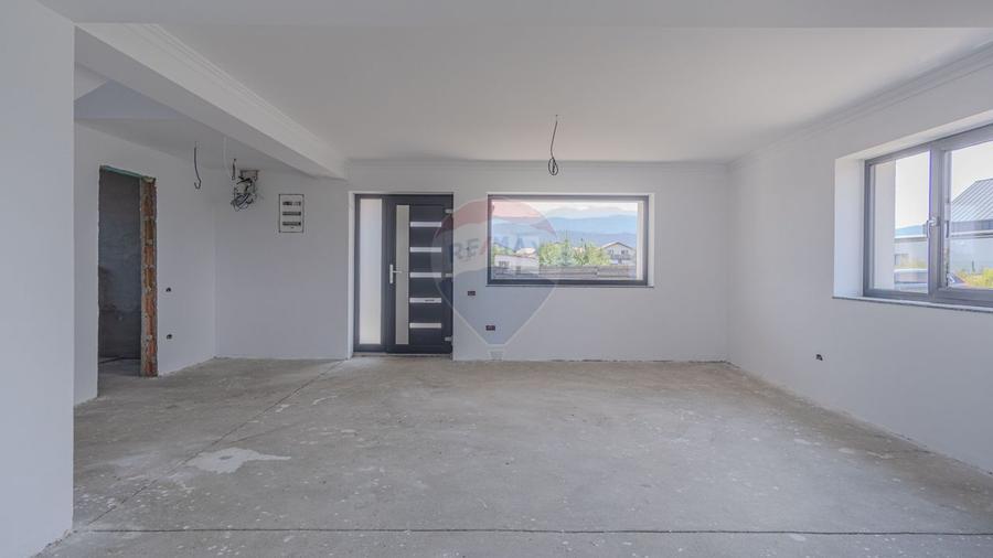 Casa moderna, la cheie, in Cristian - Str. Carpati - 13