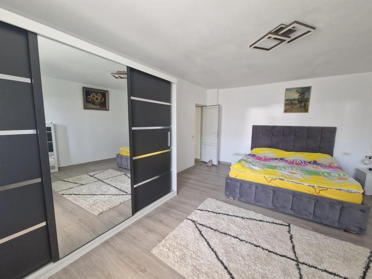 Casă cu 4 camere în Central