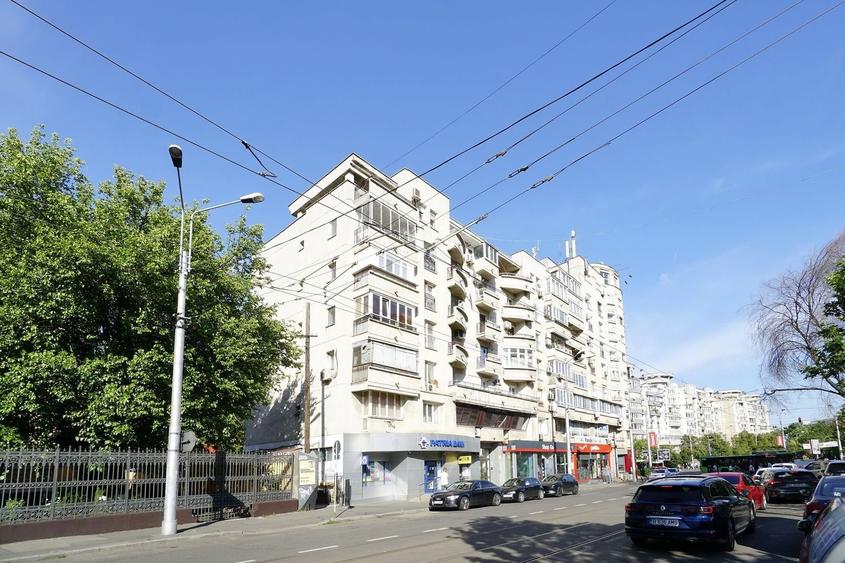 Spatiul comercial 100 mpu str.Sf Vineri colt cu B-dul Corneliu Coposu - 8