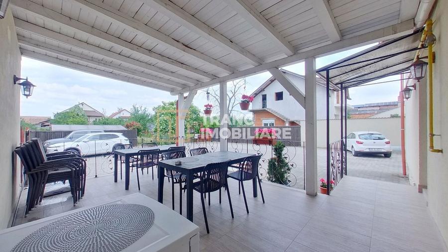 Casă generoasă cu 11 camere + spațiu comercial inclus | Calea Radnei - 23