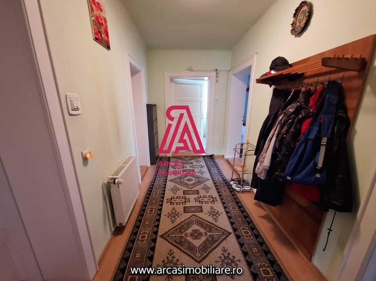 Casa de vanzare 7 camere, teren 1000 mp Sub Arini! - 18