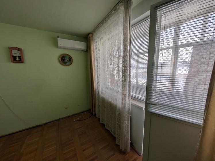 Decomandat, etaj intermediar - 2 camere - spatios - 9