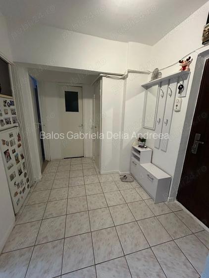 Vand apartament 2 camere in Simeria Vand apartament 2 camere in Simeria