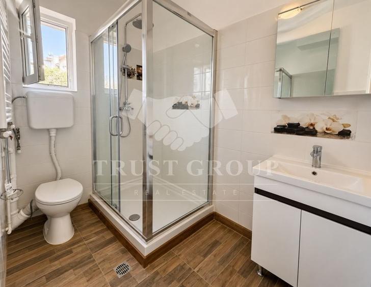 Apartament cu 5 camere semidecomandat în Matei Voievod