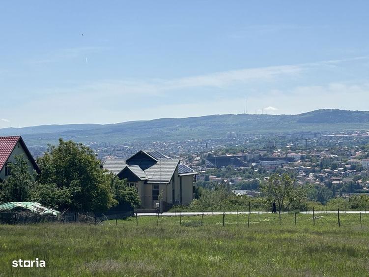 Teren Dambul Rotund/ Str Spicului - 1