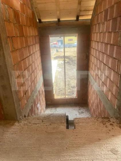 Casa cu etaj la rosu, 140 mp utili, 400 mp teren, zona Lisaura - 3