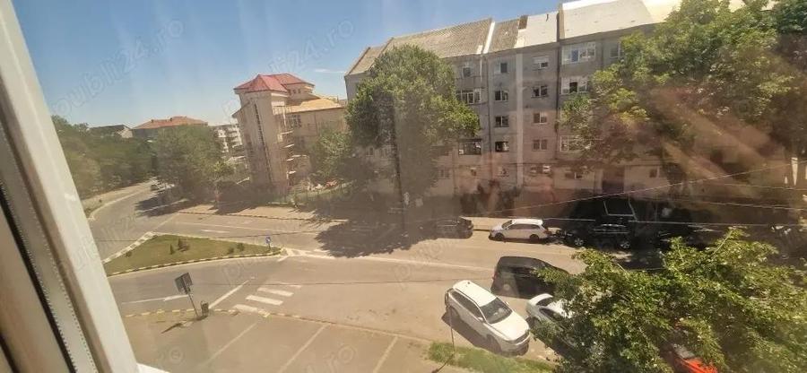 apartament modern cu 3 camere spre inchiriere - 1