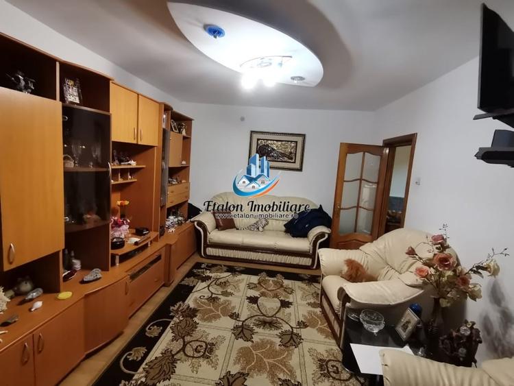 Apartament cu 2 camere decomandat în Precista