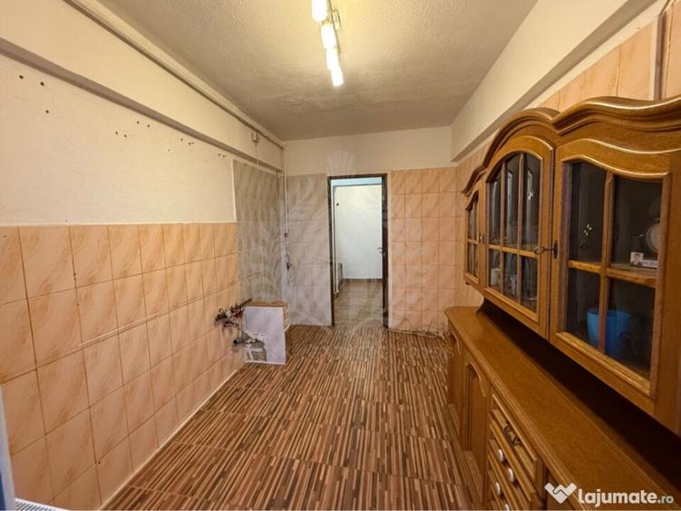 // 2 CAMERE// BULEVARDUL REPUBLICII// - 10