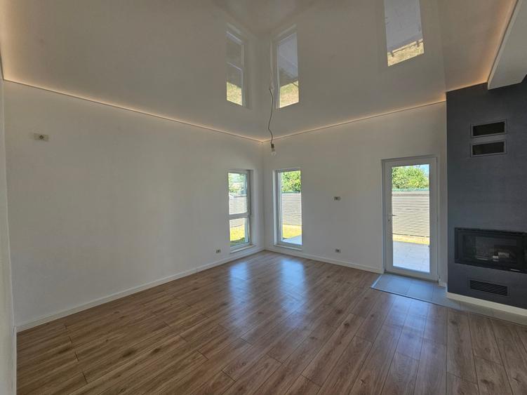 Casă cu teren generos de 480 mp – gata să devină acasă! - 4