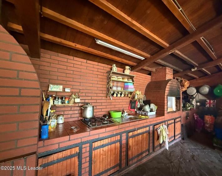 Casa Mogosoaia cu livada, crama si terasa - 7