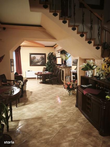 Casa impozanta in inimaSibiului,8camere ,saseasca,mobilier de colectie - 3