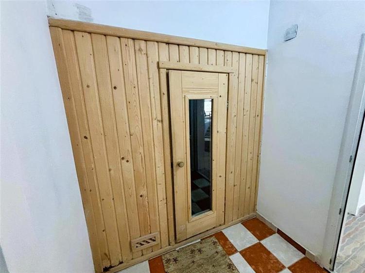 Vila Impunatoare cu Piscina pentru Familie sau Investitie Turistica - 41