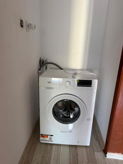 Apartament cu 3 camere decomandat în Girocului