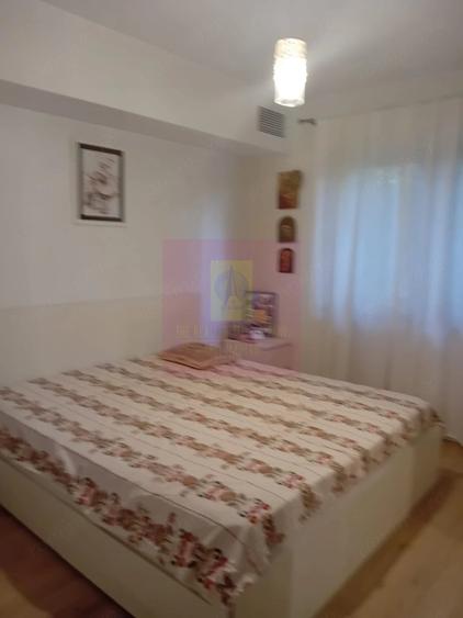 Casă cu 5 camere cu Teren 240 Mp în Tei