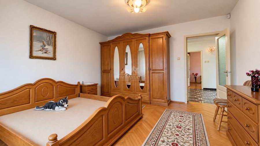 Casă individuală cu 4 camere cu Canalizare în Colentina