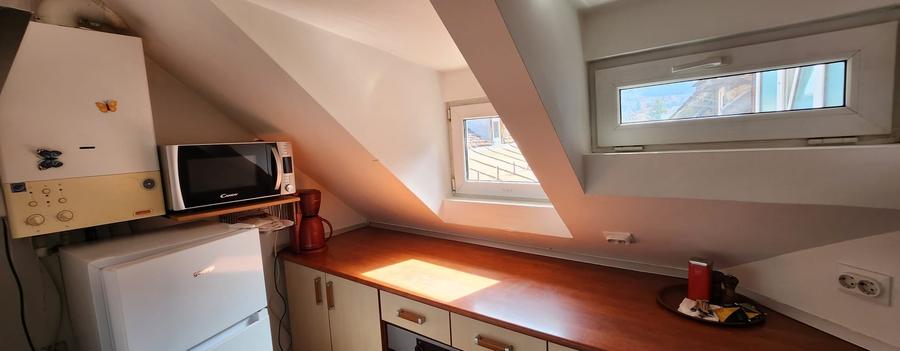 Garsoniera, suprafata 47 mp, mansarda in vila,  mobilata si utilata 15 Noiembrie - 5